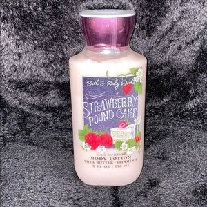 Bath And Body Works strawberry poundcake lotion
